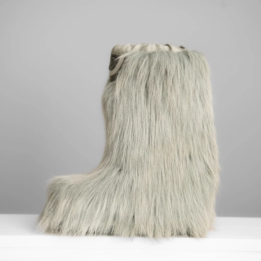 Roxy VTG 90s Y2K Faux Fur Sasquatch Monster Yeti Moon Boots Sz 6 SUPER RARE!